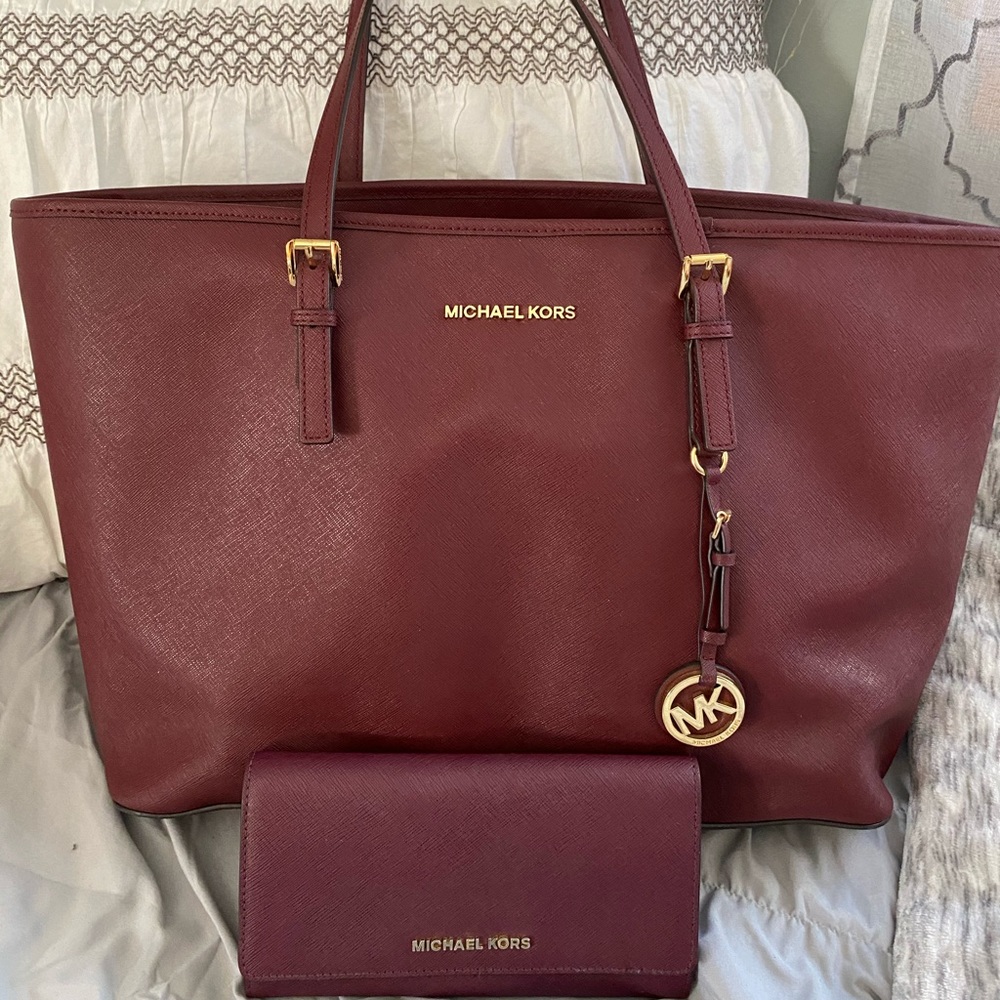Michael Kors Jet Set Travel Large Saffiano Tote